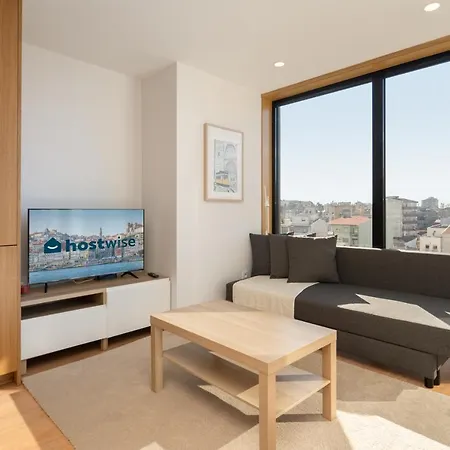 Apartment Host Wise - Gorgeous Bright Flat W Balcony Porto