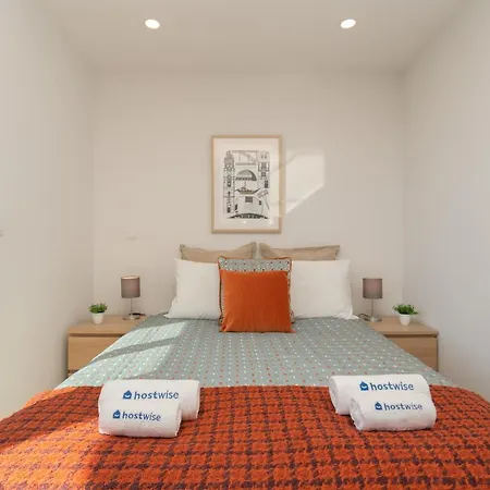 Host Wise - Gorgeous Bright Flat W Balcony Apartment