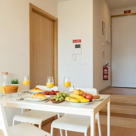 Host Wise - Gorgeous Bright Flat W Balcony *