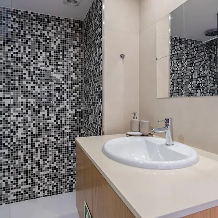 Host Wise - Gorgeous Bright Flat W Balcony アパート ポルト