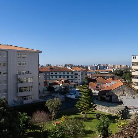 Host Wise - Gorgeous Bright Flat W Balcony شقة