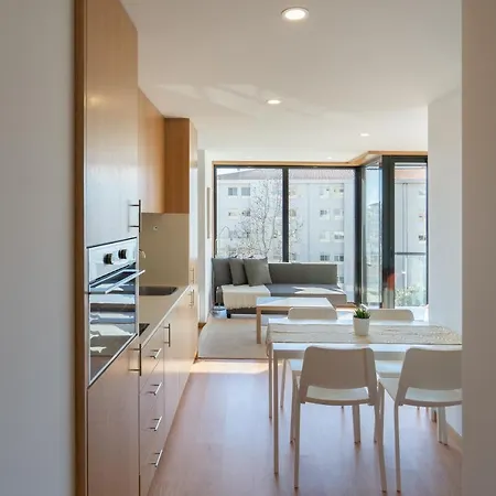 Host Wise - Gorgeous Bright Flat W Balcony بورتو
