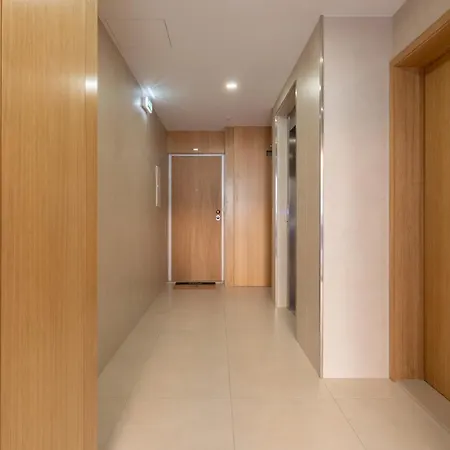 Host Wise - Gorgeous Bright Flat W Balcony * بورتو
