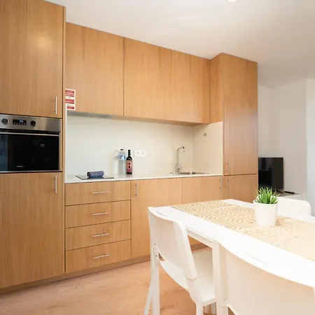 Host Wise - Gorgeous Bright Flat W Balcony * بورتو