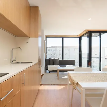 Host Wise - Gorgeous Bright Flat W Balcony * بورتو