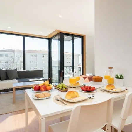 Host Wise - Gorgeous Bright Flat W Balcony 아파트 포르투